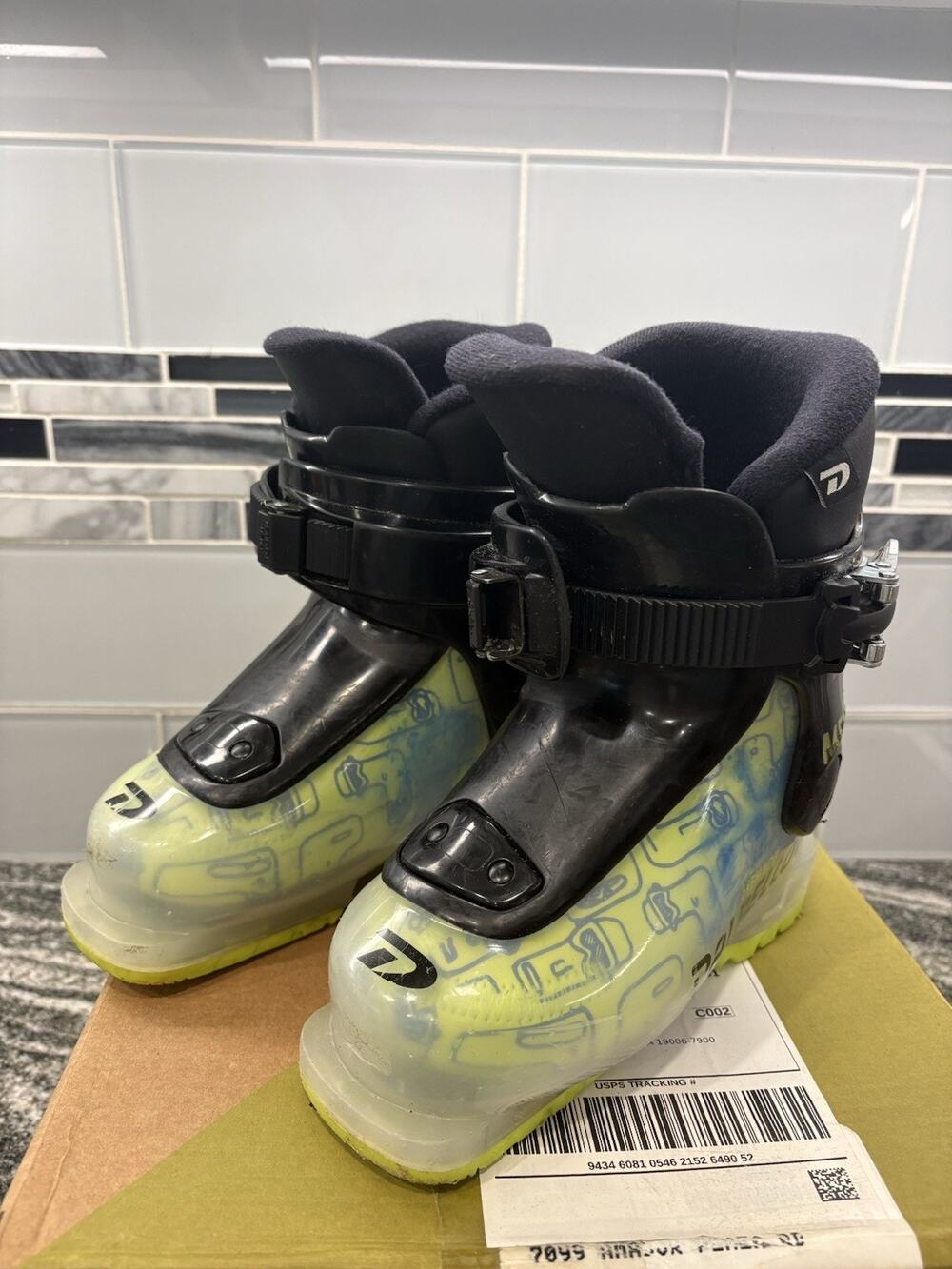 Dalbello Menace 1 Alpine Kids Ski Boots Size 175 21.6 Mondopoint (kids Size 3-4)